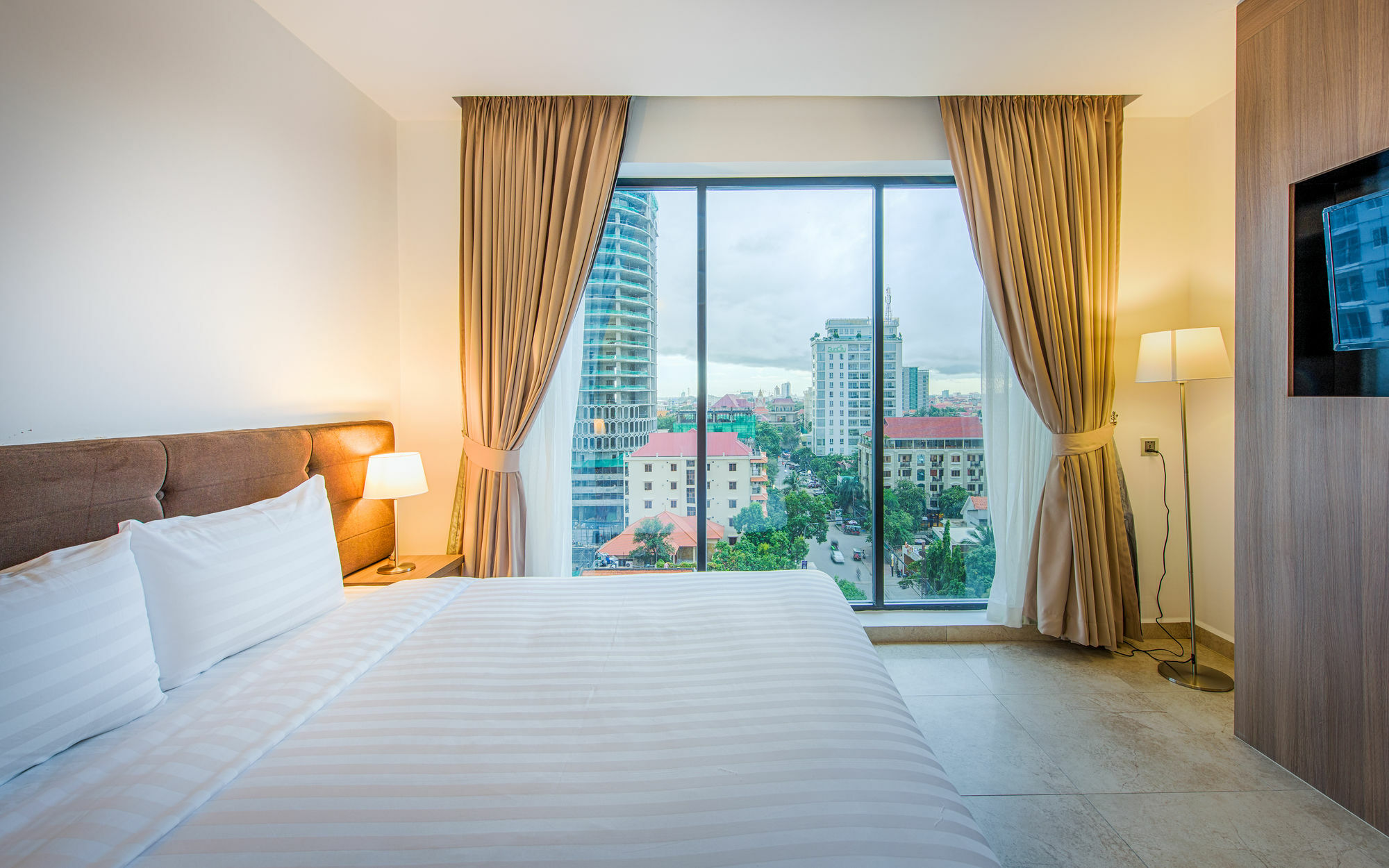 Mansion 51 Hotel & Apartment Phnom Penh Exteriör bild