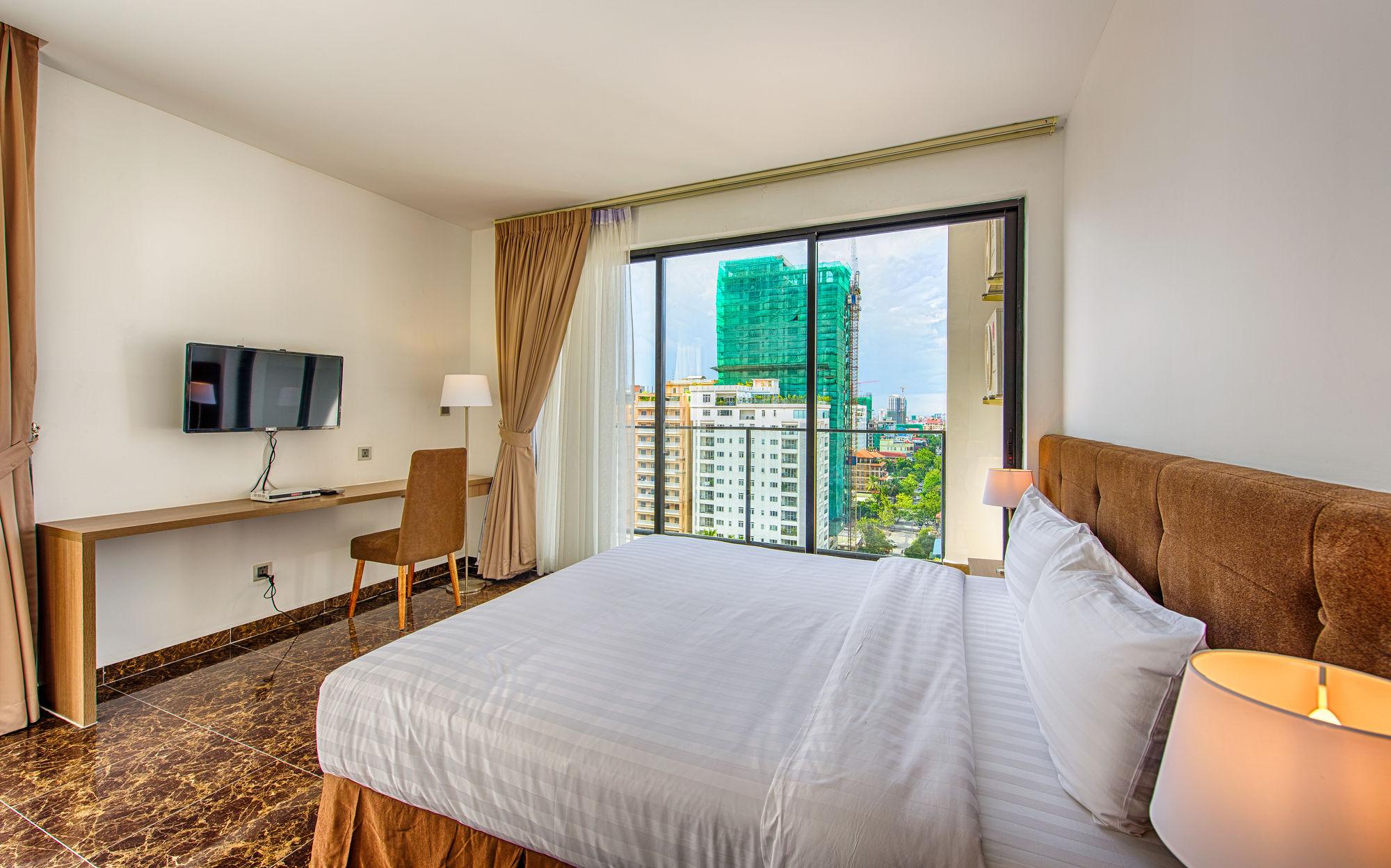 Mansion 51 Hotel & Apartment Phnom Penh Exteriör bild
